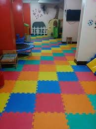 أرضيات فينيل عصرية بألوان خشبية وأنيقة من مفروشات وأرضيات السريع بالرياض