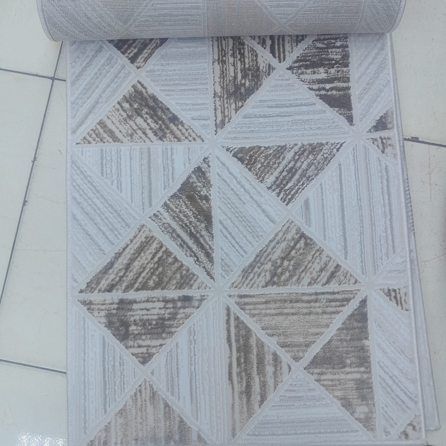 موكيت سجاد فاخر بجودة عالية من مفروشات وأرضيات السريع بالرياض