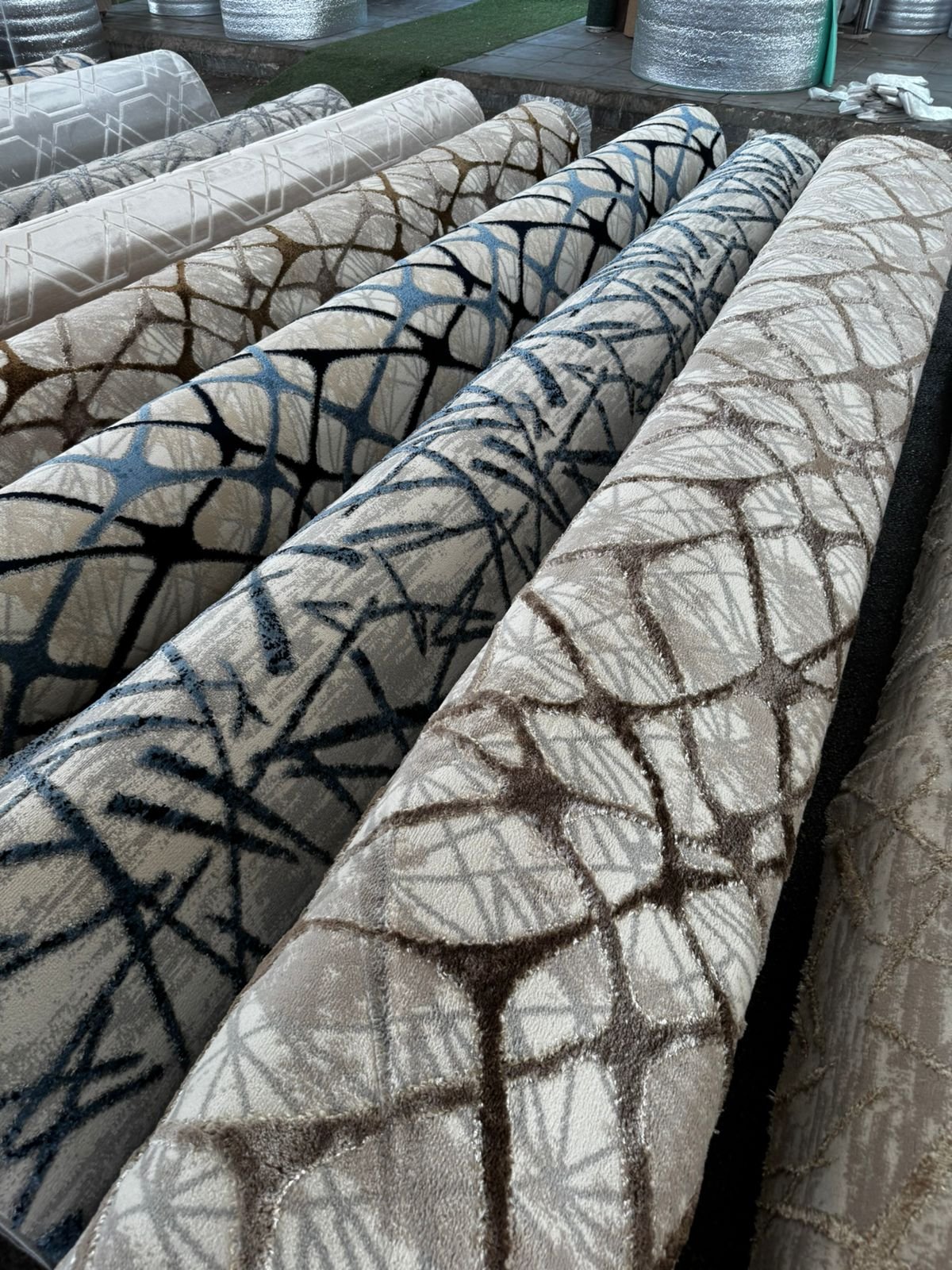 موكيت سجاد فاخر بجودة عالية من مفروشات وأرضيات السريع بالرياض